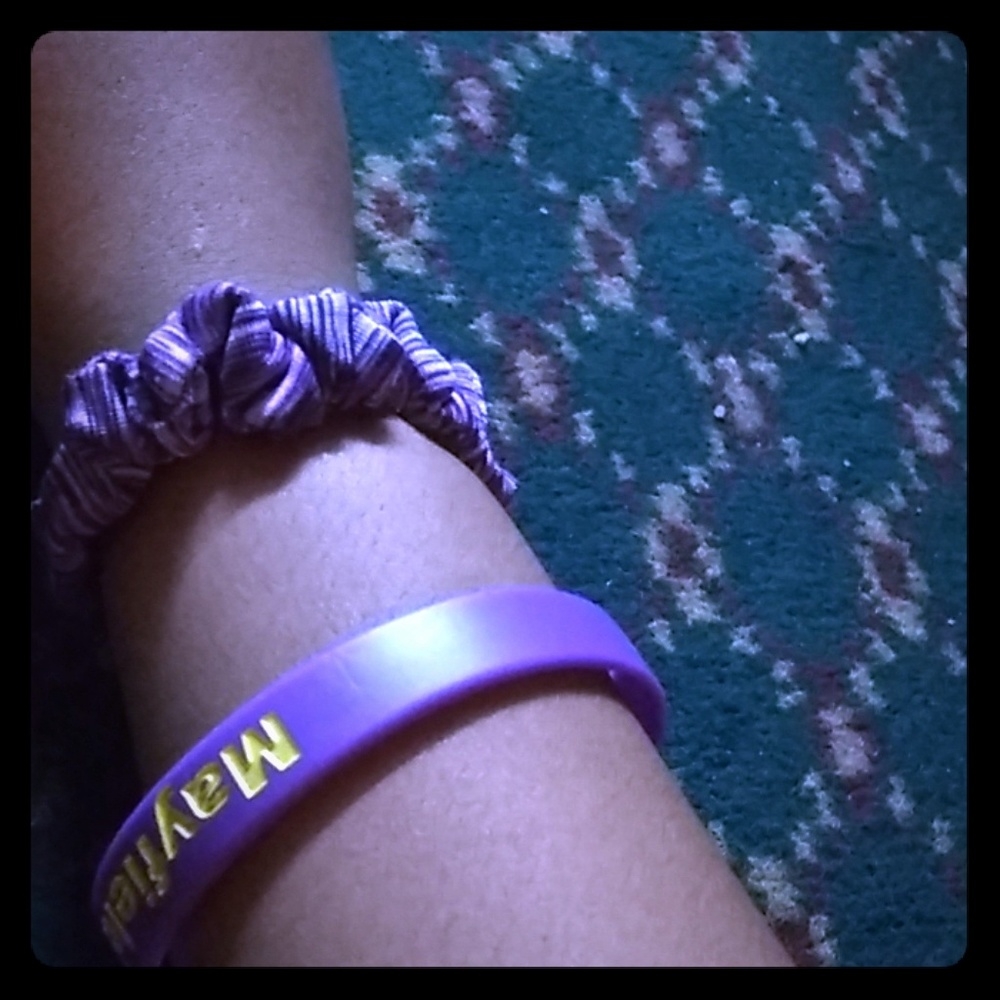 Mayfeild braclet and scrunchie